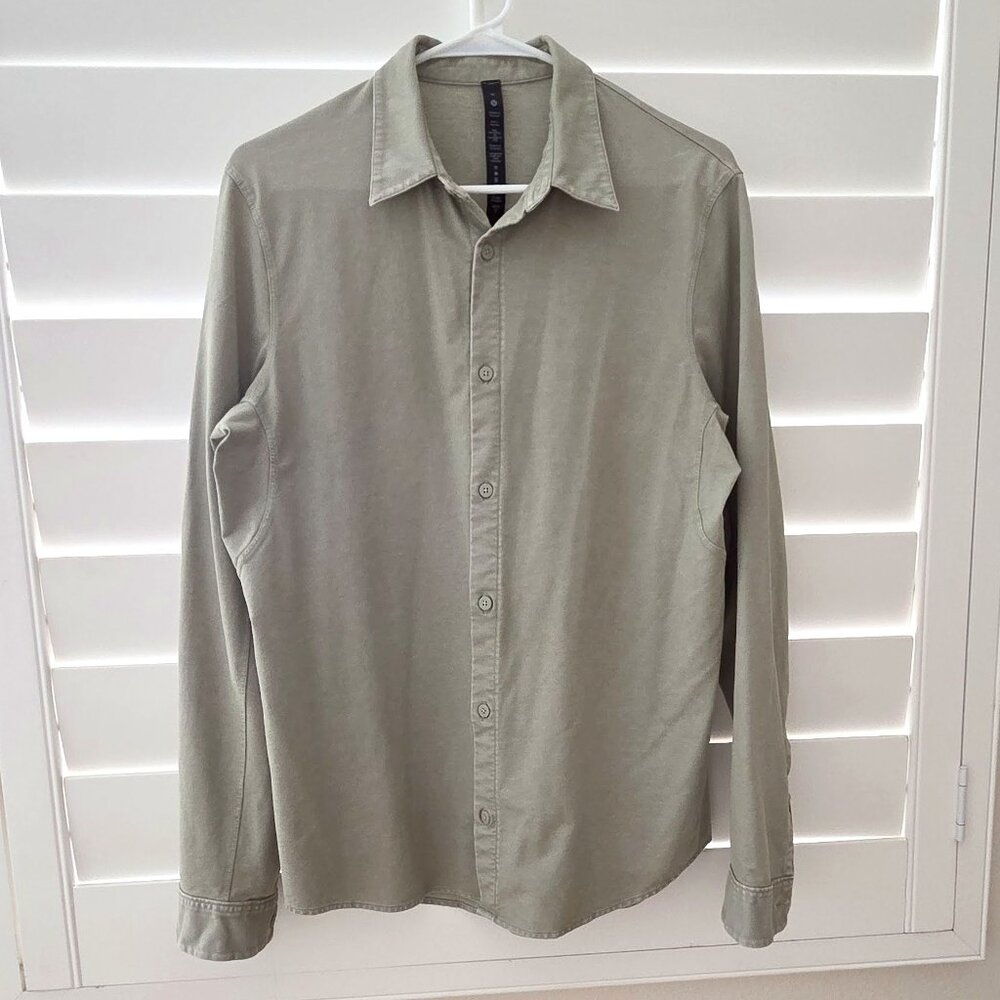 Lululemon Long Sleeve Mens One Thing at a Time Button Down Light Green Shirt SzM